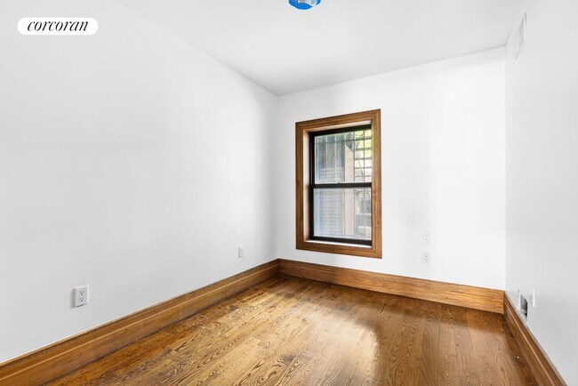 Photo - 620 Monroe St