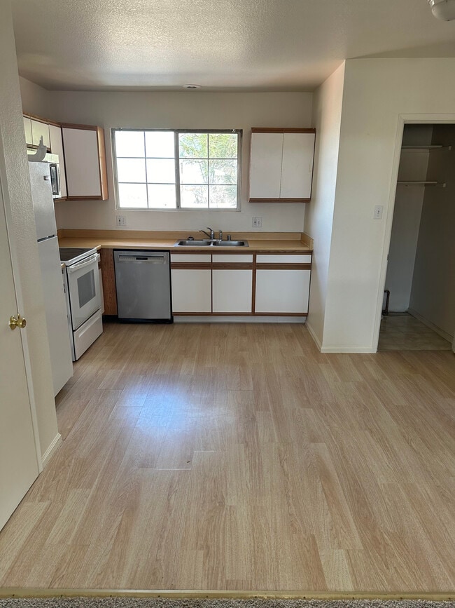 Photo - 4490 Bent Brothers Blvd