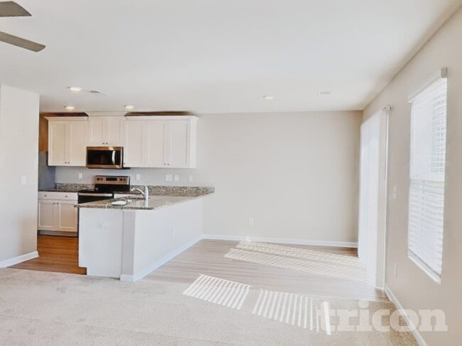 Photo - 294 Coleshill Rd