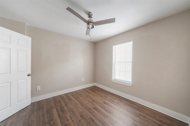 Photo - 3820 Lila St