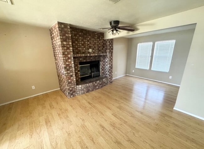 Photo - 2 Bed 2 Bath Ready To Move In ASAP!