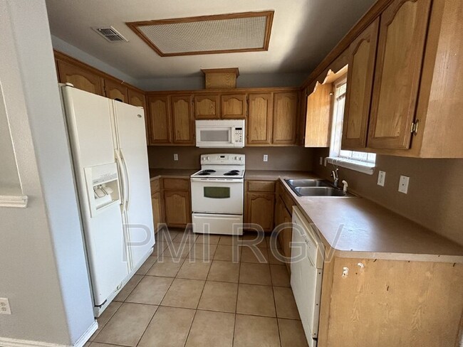 Photo - 2508 Toledo Ave Unidad 3