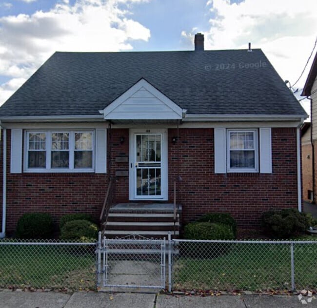 Building Photo - 33 Washington Ave Unit 2 Rental
