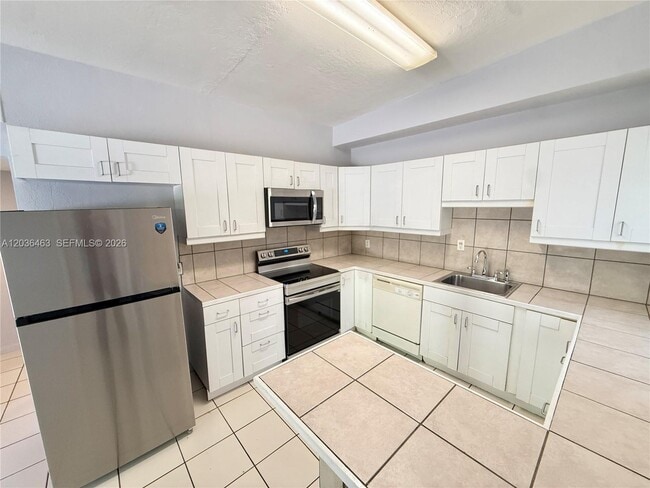 Photo - 2503 NW 5th Ave Unidad 1