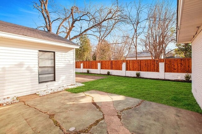 Photo - 2505 San Paula Ave