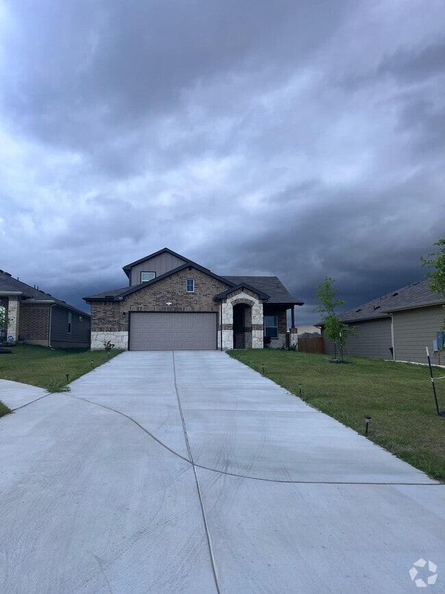 Building Photo - 305 Concho River Dr Rental