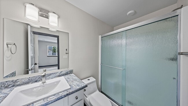 Photo - 2 Bed 2 Bath - Condo - W/S/G Included - NAS Whidbey