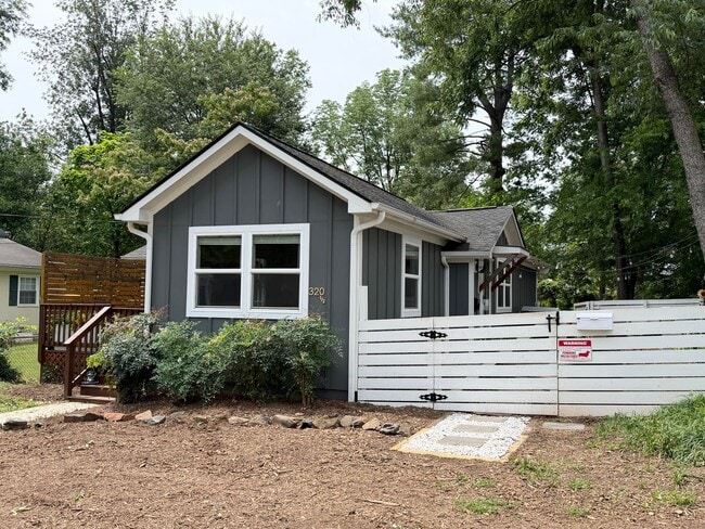 Building Photo - 320 1/2 Meade Avenue - Pet friendly Home with a Large Fenced in Yard!