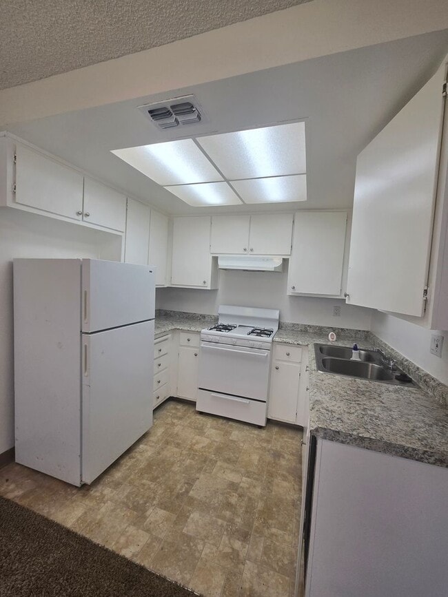 Photo - Auburn Green's 2 Bed 1 1/2 Bath