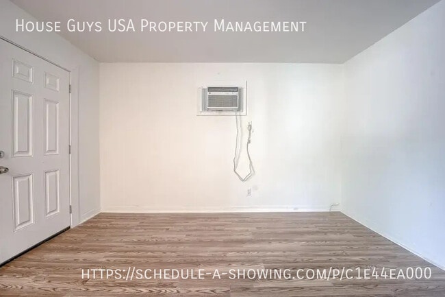 Building Photo - 15216 Bellaire Ave Unit C