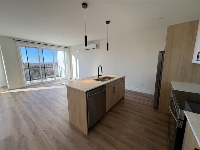 Building Photo - 1035 Melanson Rd Unit 603