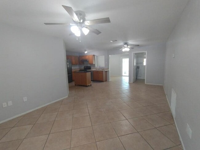 Photo - 218 Fecco St
