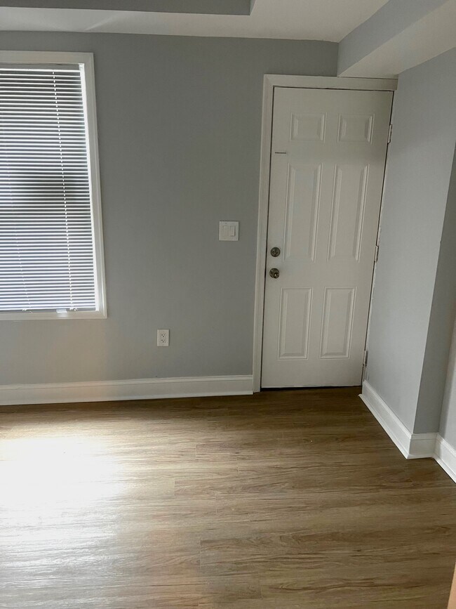 Photo - 2406 Wilkens Ave