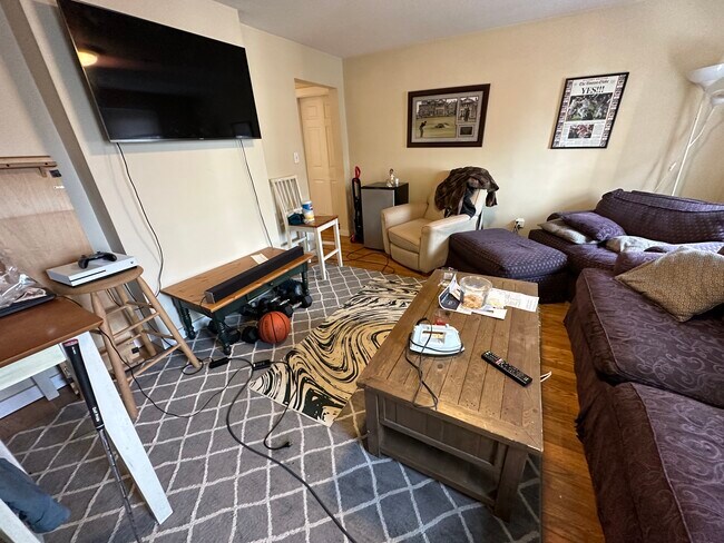 Photo - 266 Gold St Unidad 3