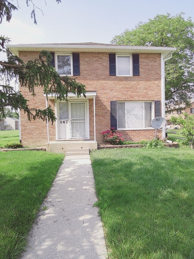 Building Photo - 147 Hemlock St Rental