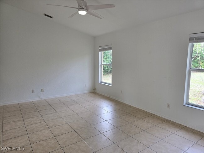 Photo - 481 10th Ave NW