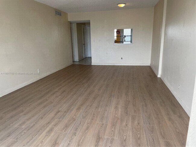 Photo - 1001 NE 14th Ave Unit 706