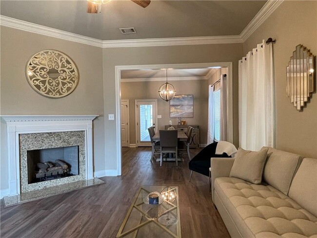 Photo - 70404 Chambly Ct