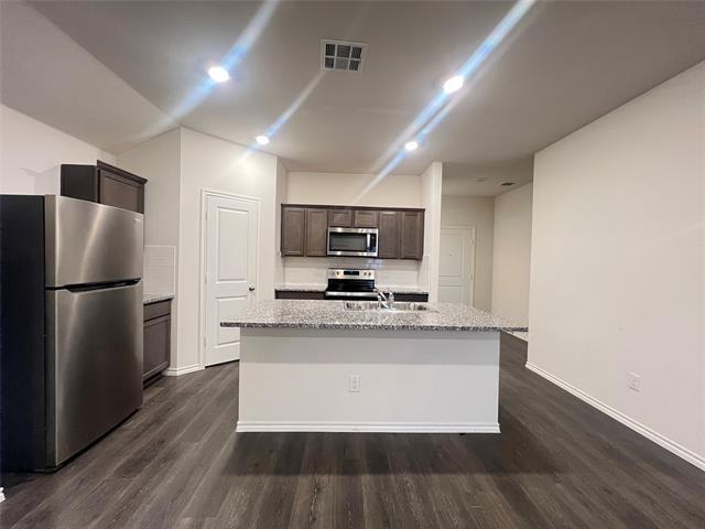 Photo - 204 University St