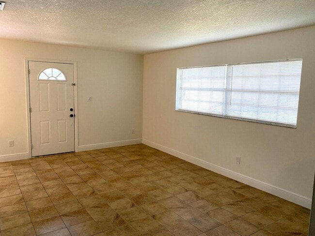 Photo - Southern Oaks 2 / 2 with Office & Sun Room