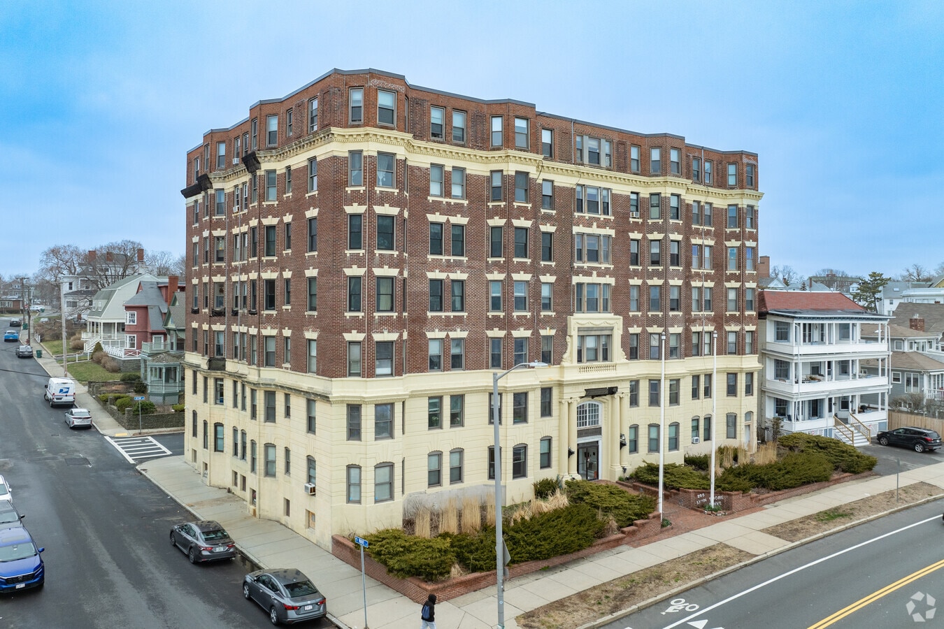 Photo - The Breakers Apartments