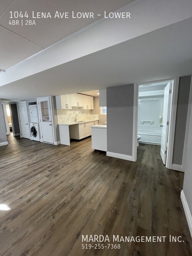 Photo - MODERN 4 BED/2 BATH LOWER UNIT- WEST END + 50% OF UTILITIES Unité Lower