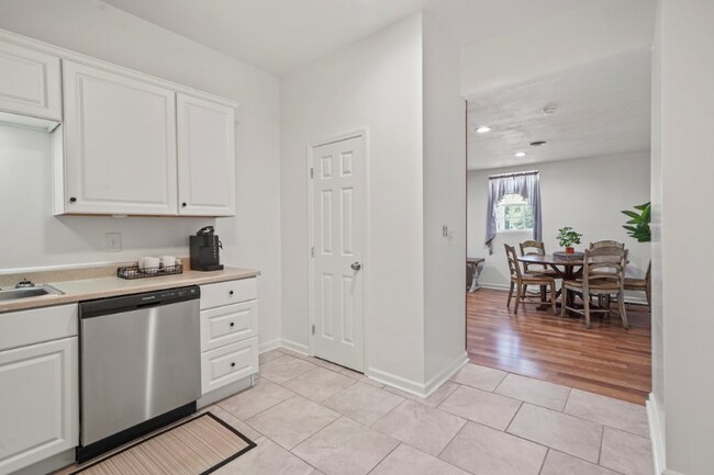 Photo - 217 Creedle Dr Unit A