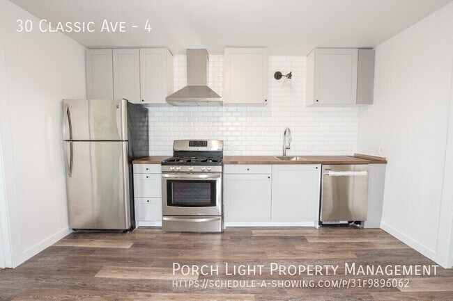 Building Photo - Renovated Spacious 1 Bedroom with parking ... Unit 4