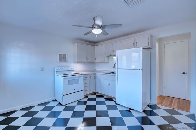 Photo - 139 Phyllis Dr