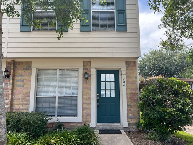 Welcome to This Charming Townhome Nestled ... - Welcome to This Charming Townhome Nestled ...