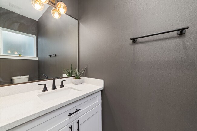 Photo - 3818 Lynnfield St