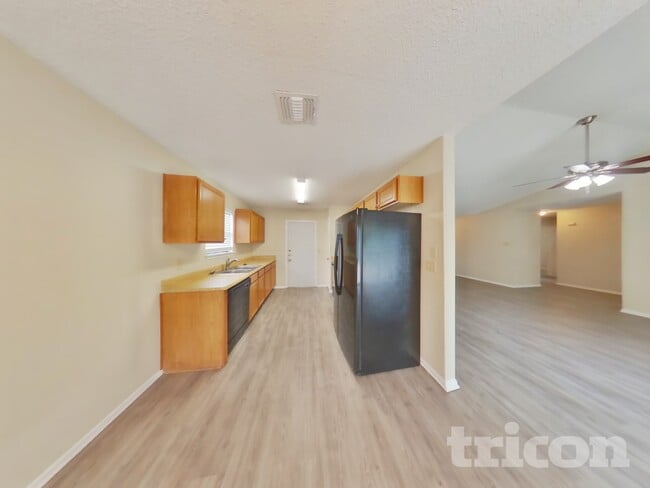 Photo - 13923 Flairwood St