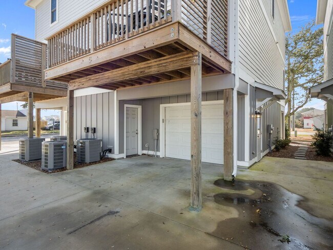Photo - Modern Beaufort Townhome available for Long Term Rental