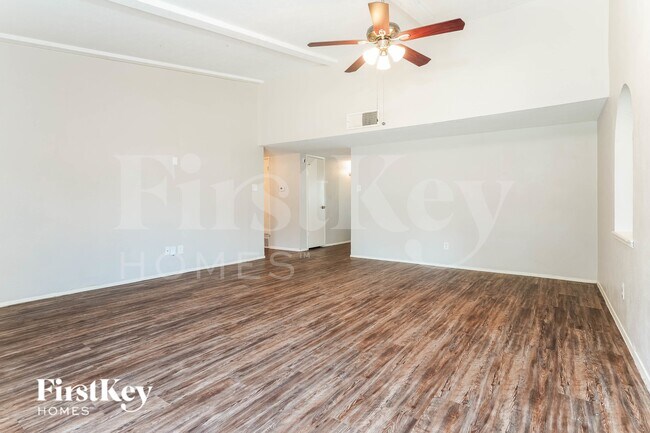 Photo - 1316 Royal Oak Dr