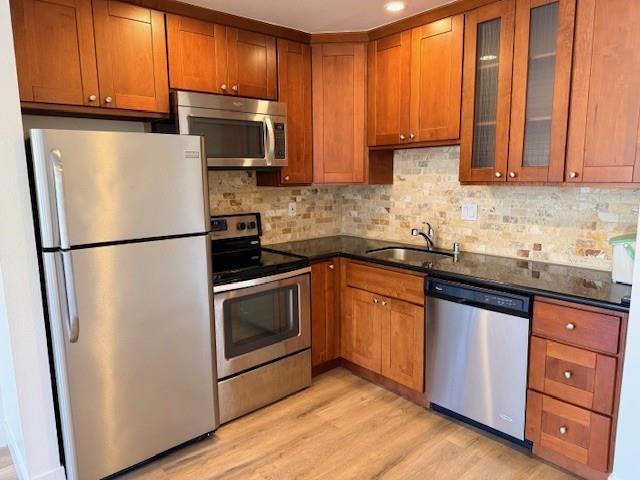 Photo - 467 Clinton St