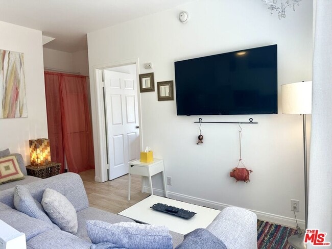 Photo - 1210 1/2 S Stanley Ave