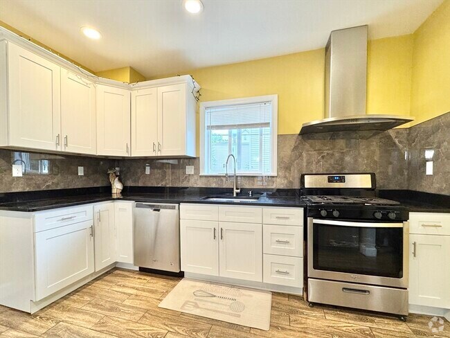 Building Photo - 21 Shawmut St Unit 21 Rental