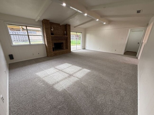 3007 Sierra Dr