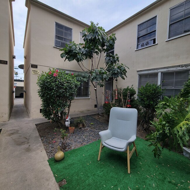 Photo - 5940 Melrose Ave Unit 2