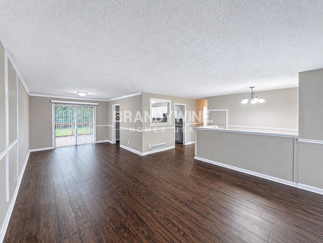 Photo - 1044 Baker Ln