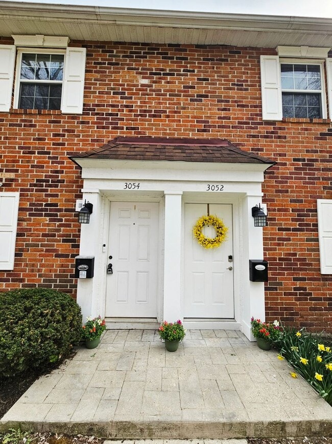 Photo - COMING SOON! 2BR Townhome in Clintonville near OSU – W/D, Parking, Pet Friendly