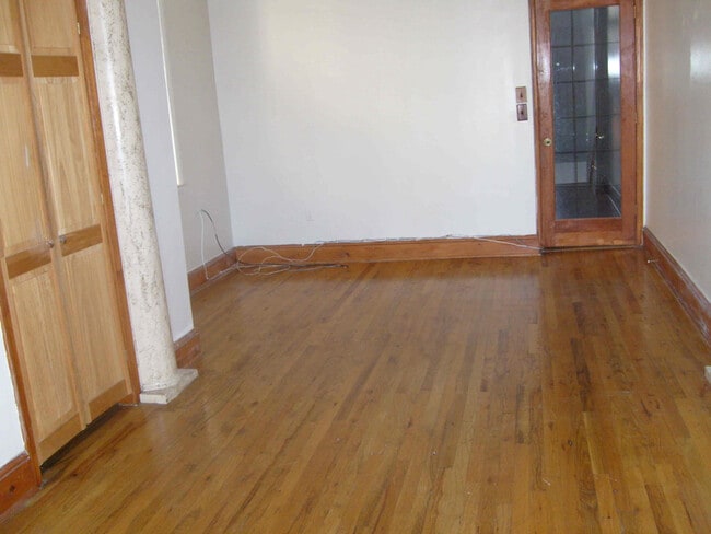 Photo - 1223 Harvard St NW Unit A Bedroom 1 XL Room and priv bath for rent