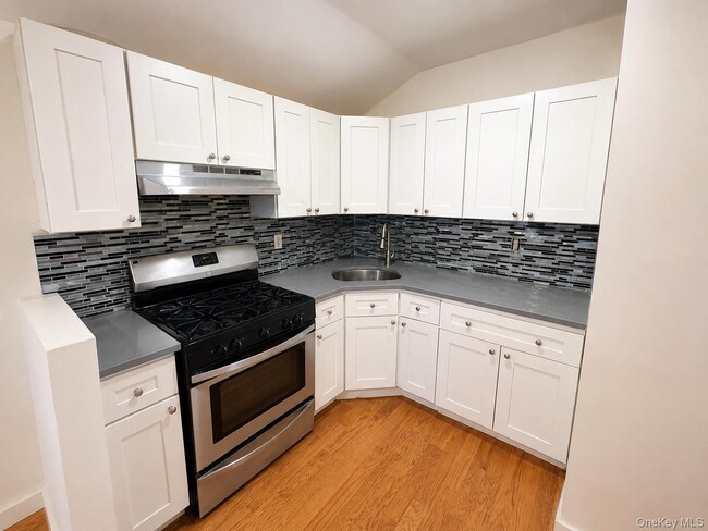 Photo - 162-21 N Conduit Ave