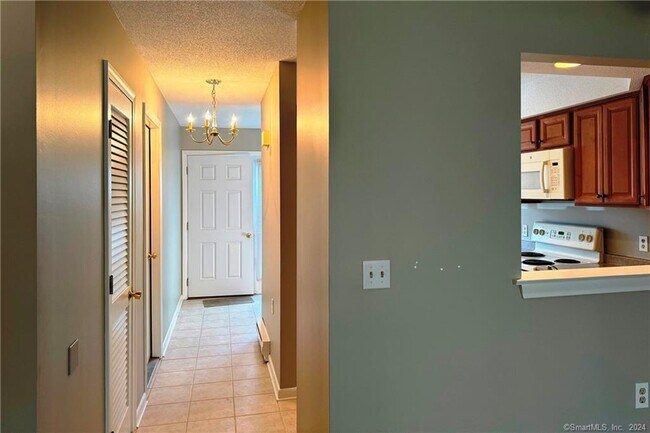 Photo - 10 Knoll Ln Unit 10