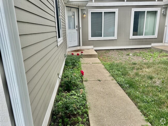 Building Photo - 2732 Wilshire Ct Rental