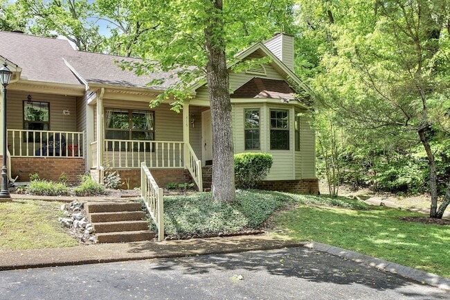 Photo - 816 Beazer Ln