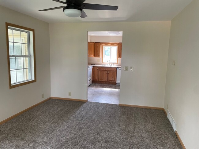 Photo - 1 Bedroom, 1 Bath Single Family Home in Clinton, IA