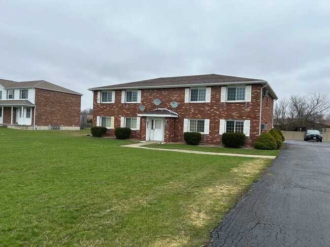 Building Photo - 6941 Plaza Dr