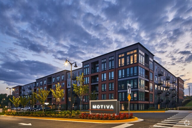 Building Photo - Motiva Rental