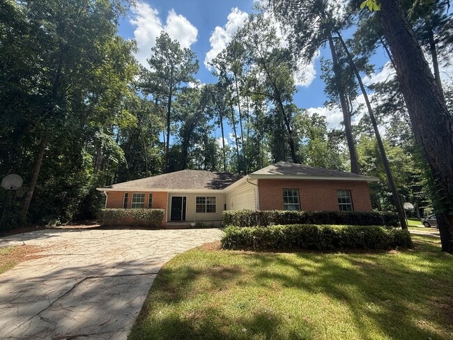 Building Photo - NE Tallahassee Home in Top School District